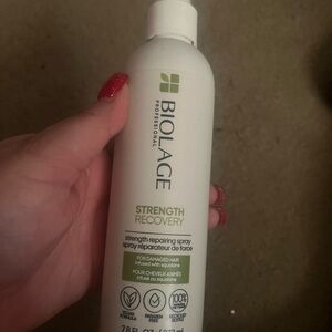 Biolage Strength Recovery Hair Spray - White